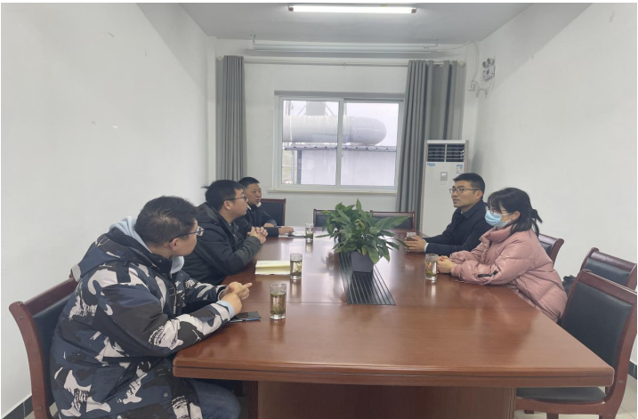 副區(qū)長(zhǎng)程麗群、萬(wàn)順利深入雙益開(kāi)展節(jié)前慰問(wèn)檢查